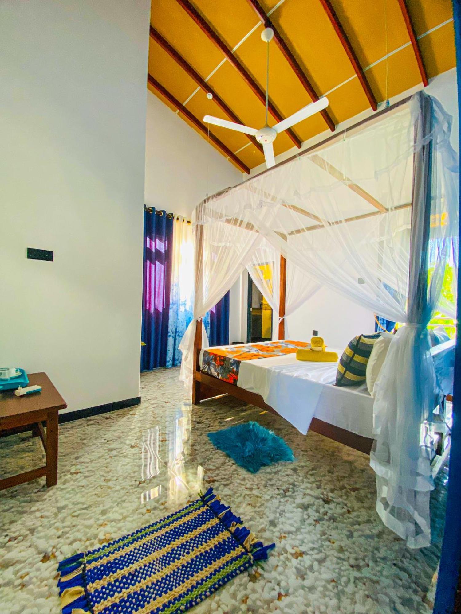 Dew Ashi Homestay Сигирия Экстерьер фото